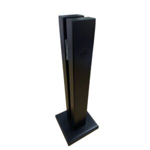 Torre para fachadas vidro temperado em cor preto